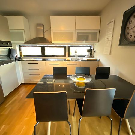 Townhouse On Arlanda Stockholm Metro Line - Easy Checkin Villa Sollentuna Eksteriør bilde