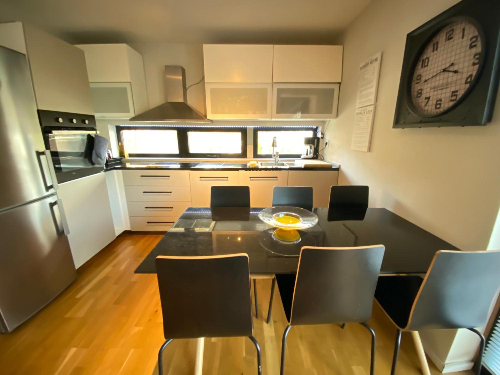 Townhouse On Arlanda Stockholm Metro Line - Easy Checkin Villa Sollentuna Eksteriør bilde